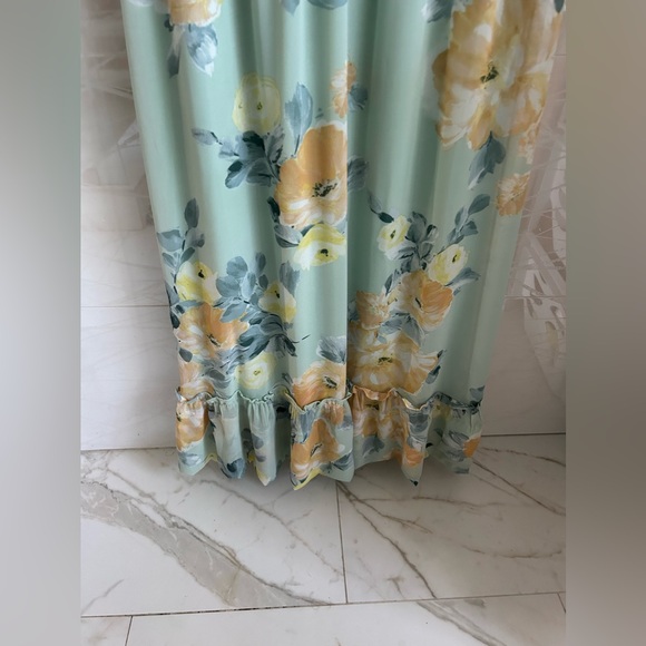 Luxology Maxi V-neck Tie Ruffle Detailed Dress 👗 - Picture 2 of 8